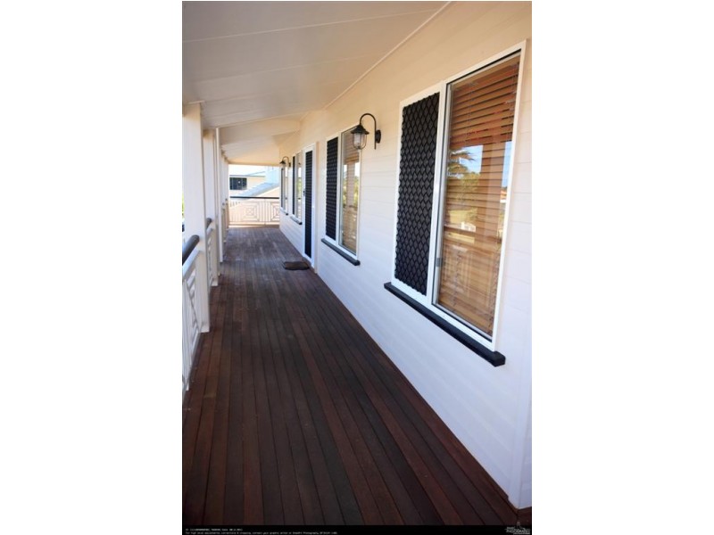 20 Foreshore Drive, Urangan QLD 4655