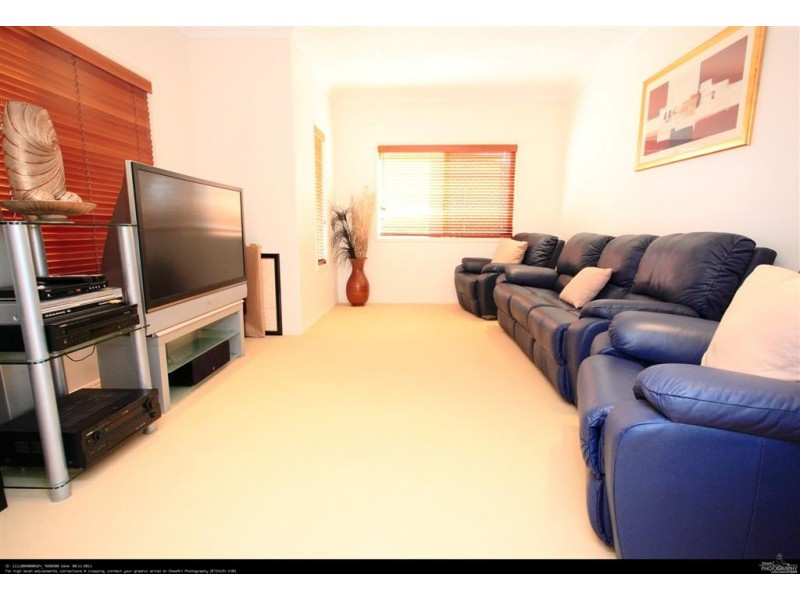 20 Foreshore Drive, Urangan QLD 4655
