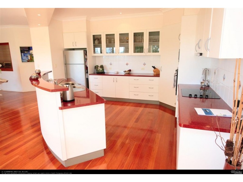 20 Foreshore Drive, Urangan QLD 4655