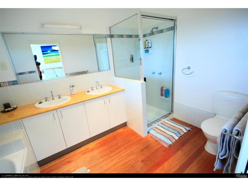 20 Foreshore Drive, Urangan QLD 4655