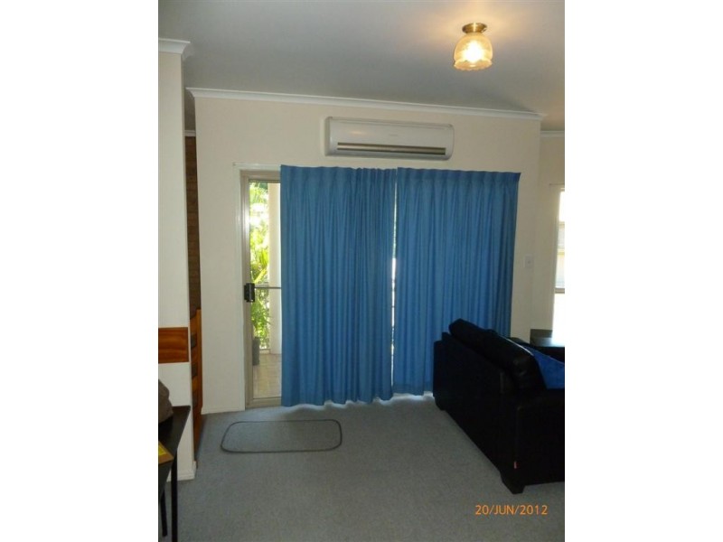 4/448 Esplanade, Torquay QLD 4655