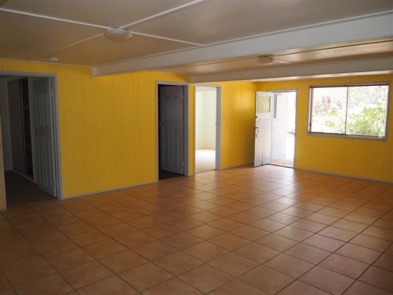 532 Charlton Esplanade, Urangan QLD 4655