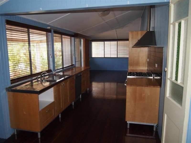 532 Charlton Esplanade, Urangan QLD 4655