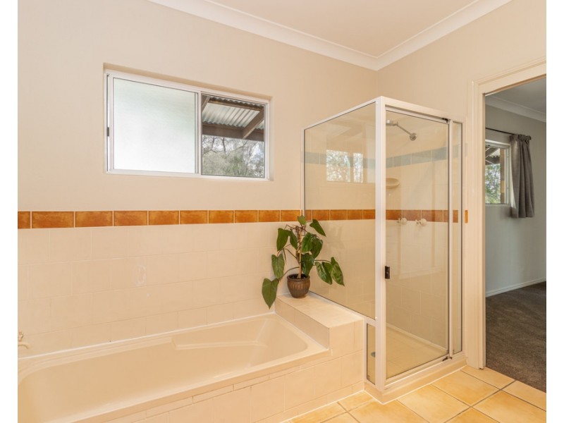 27 Dreamtime Avenue, Burrum Heads QLD 4659