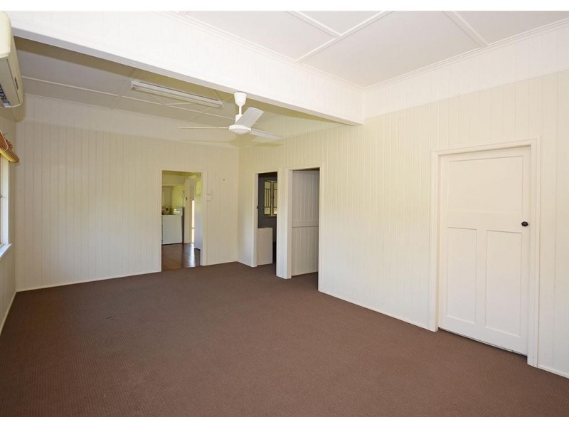 31 Beach Road, Pialba QLD 4655