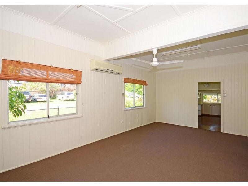 31 Beach Road, Pialba QLD 4655