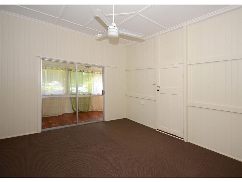 31 Beach Road, Pialba QLD 4655