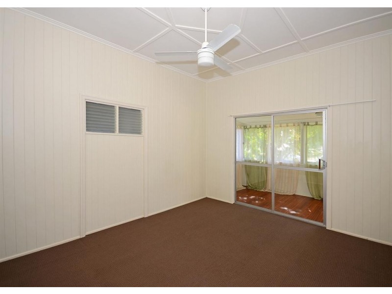 31 Beach Road, Pialba QLD 4655