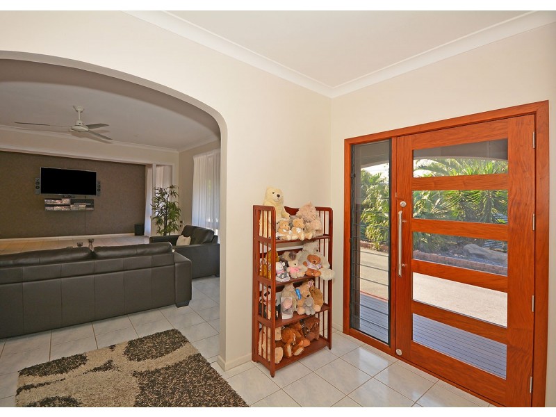 10 Park Street, Urangan QLD 4655