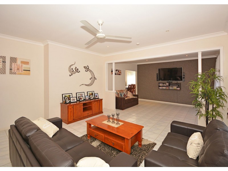 10 Park Street, Urangan QLD 4655