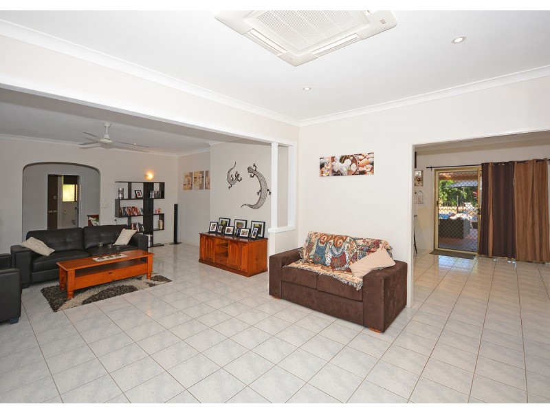 10 Park Street, Urangan QLD 4655