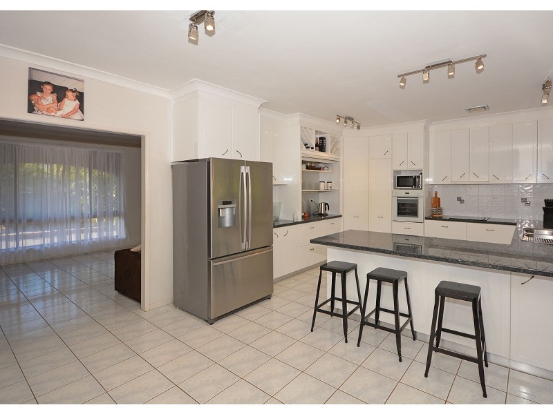 10 Park Street, Urangan QLD 4655