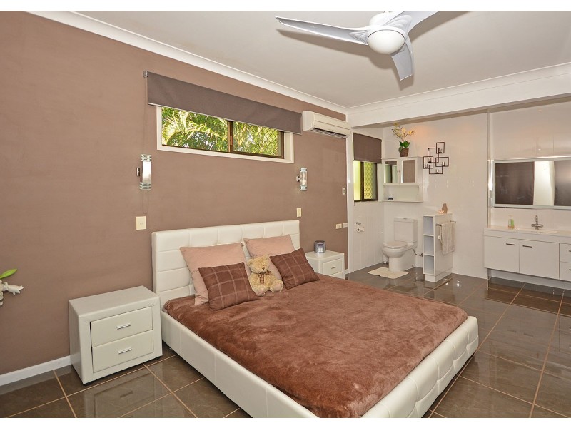 10 Park Street, Urangan QLD 4655