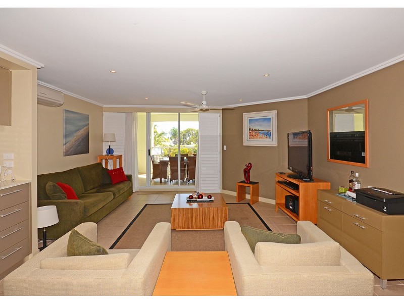 112/569 Charlton Esplanade, Urangan QLD 4655