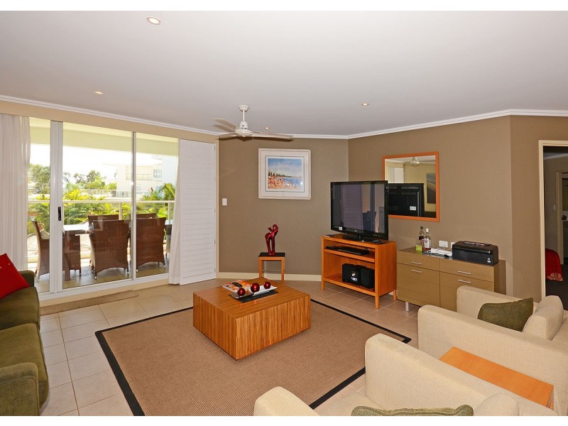 112/569 Charlton Esplanade, Urangan QLD 4655