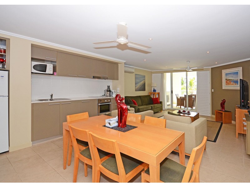 112/569 Charlton Esplanade, Urangan QLD 4655