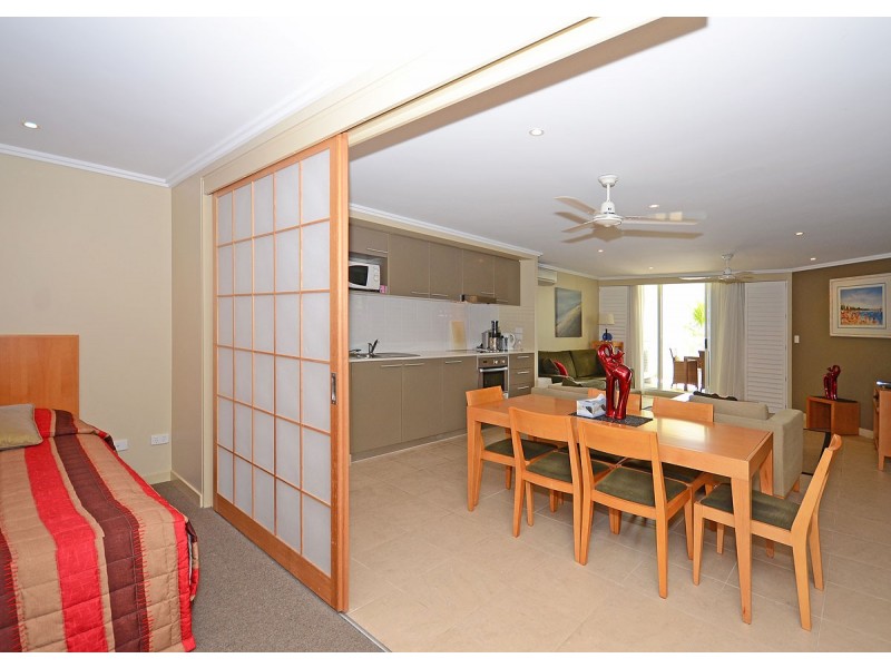 112/569 Charlton Esplanade, Urangan QLD 4655