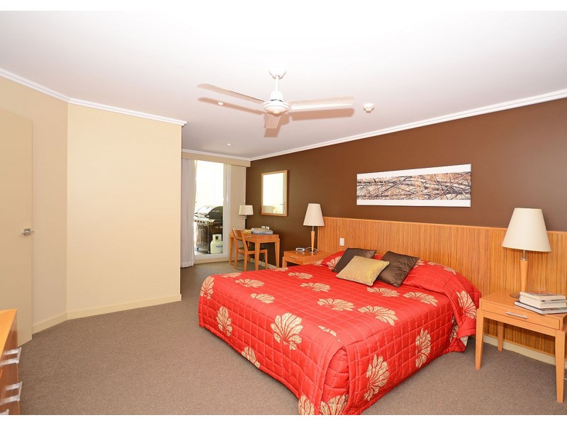 112/569 Charlton Esplanade, Urangan QLD 4655