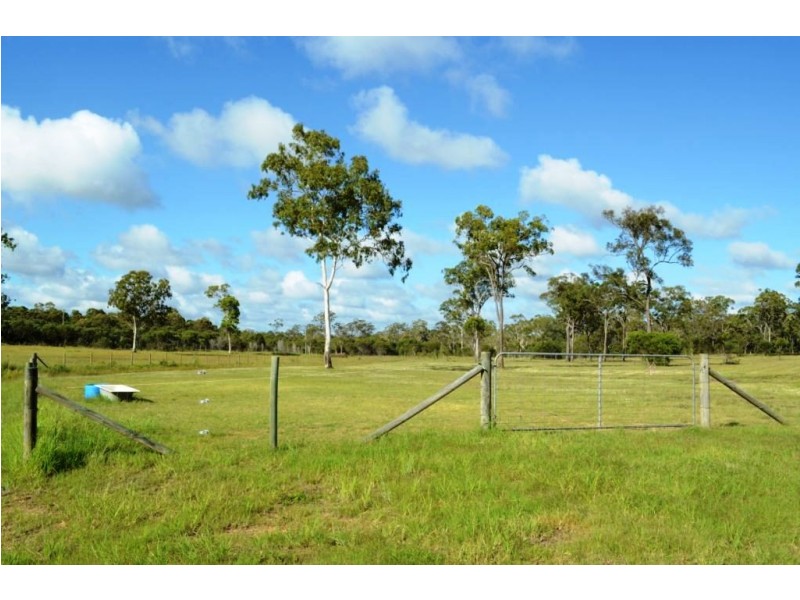 33 Oakes Drive, Burrum Heads QLD 4659