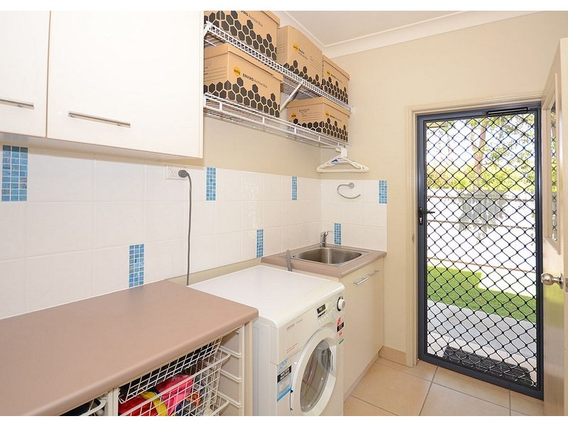 22 Sunline Court, Urangan QLD 4655