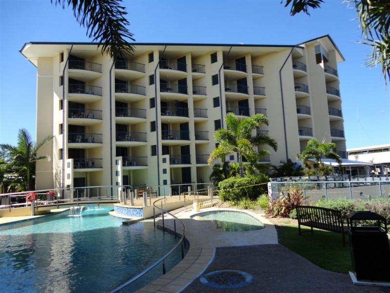 U 128 and 129 Buccaneer Avenue, Urangan QLD 4655