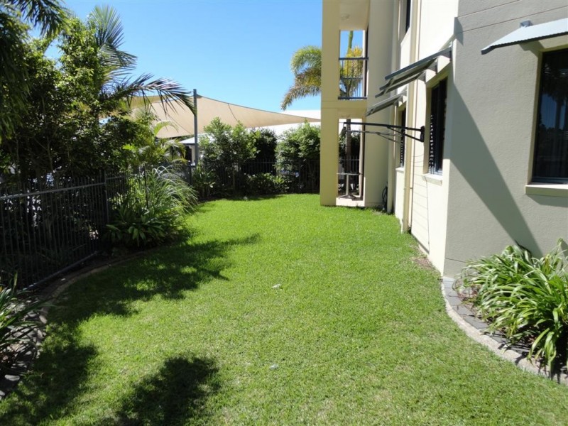 U 128 and 129 Buccaneer Avenue, Urangan QLD 4655