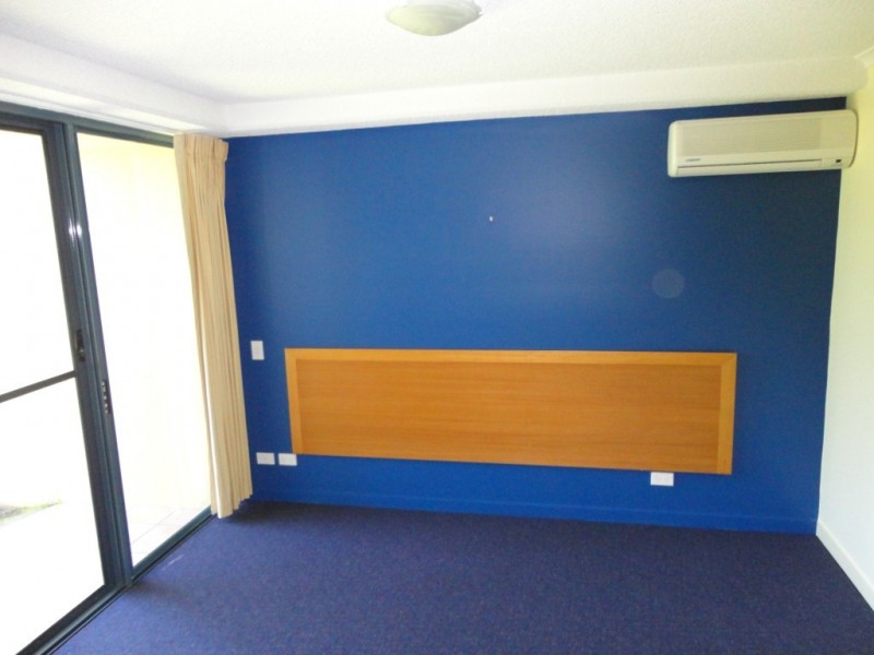U 128 and 129 Buccaneer Avenue, Urangan QLD 4655