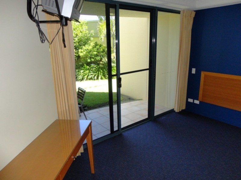 U 128 and 129 Buccaneer Avenue, Urangan QLD 4655