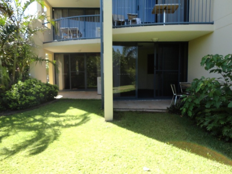 U 128 and 129 Buccaneer Avenue, Urangan QLD 4655