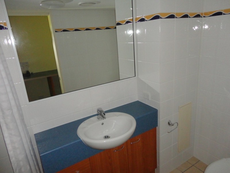 U 128 and 129 Buccaneer Avenue, Urangan QLD 4655