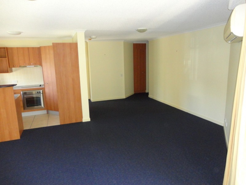 U 128 and 129 Buccaneer Avenue, Urangan QLD 4655