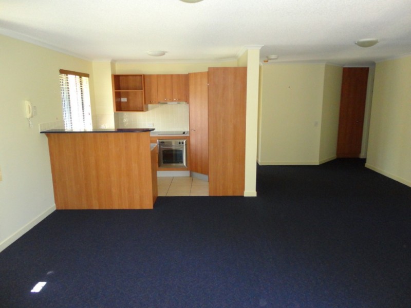 U 128 and 129 Buccaneer Avenue, Urangan QLD 4655
