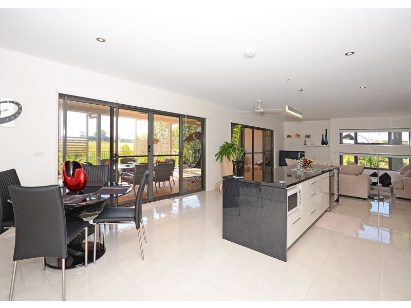 6 Cockle Court, Burrum Heads QLD 4659