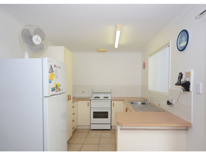 5 Vanda Street, Urangan QLD 4655