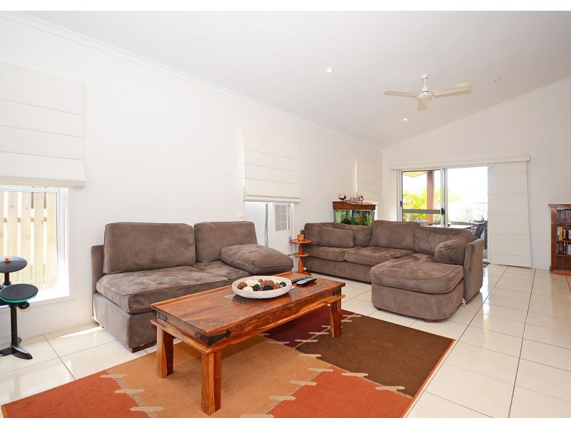 35 Earl St Vincent Circuit, Eli Waters QLD 4655