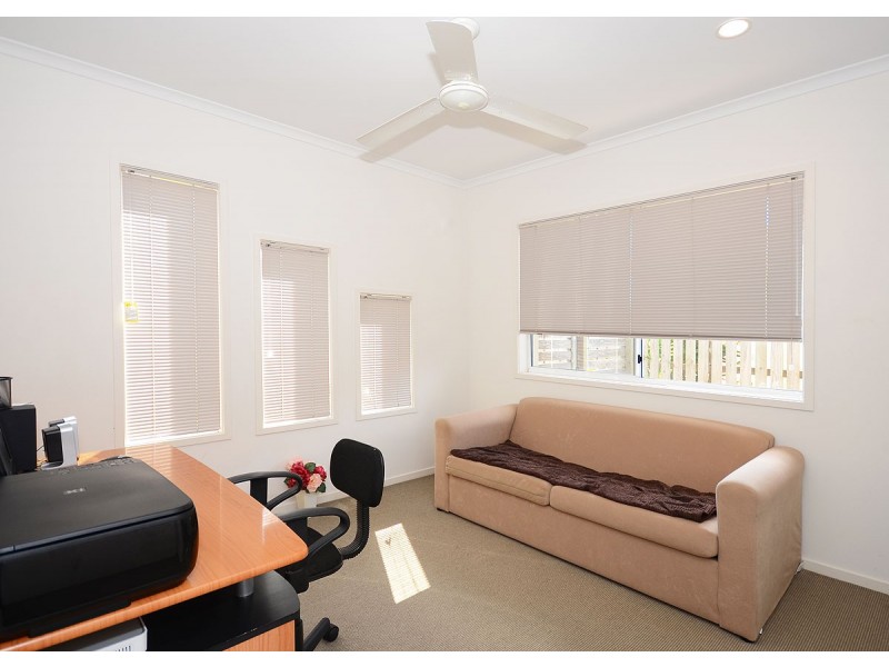 35 Earl St Vincent Circuit, Eli Waters QLD 4655