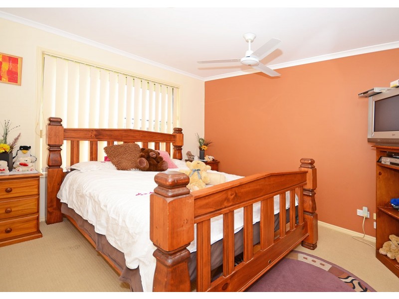 12 Kestrel Court, Eli Waters QLD 4655