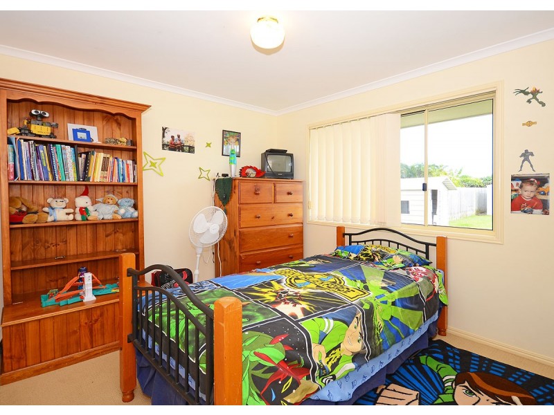 12 Kestrel Court, Eli Waters QLD 4655