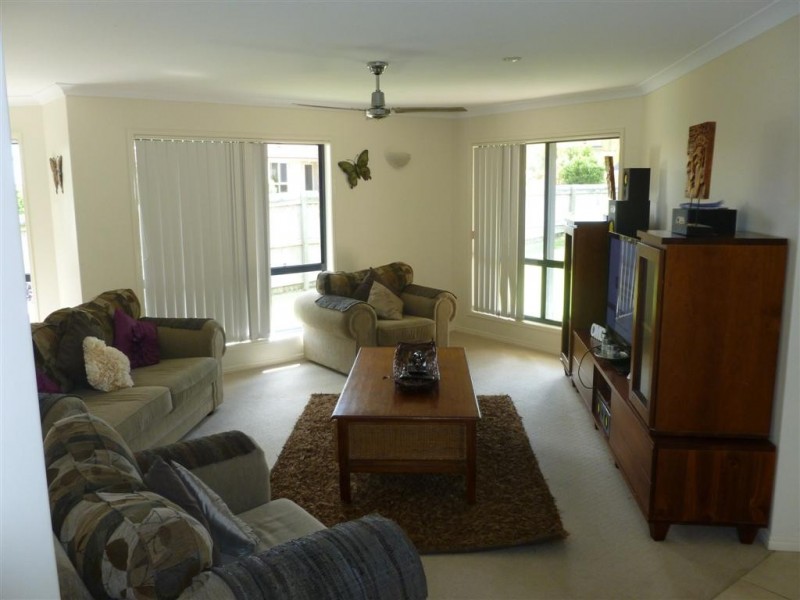 65 Gundesen Drive, Urraween QLD 4655