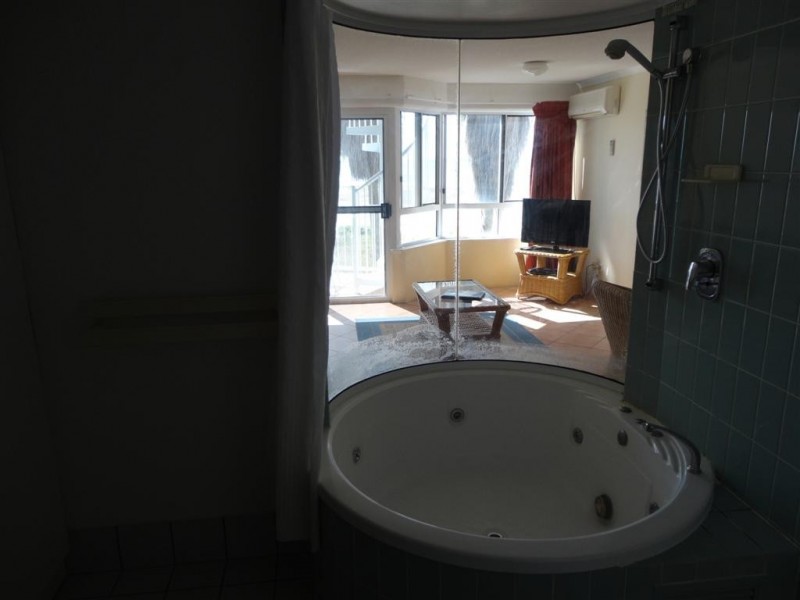 162/17 Buccaneer Drive, Urangan QLD 4655