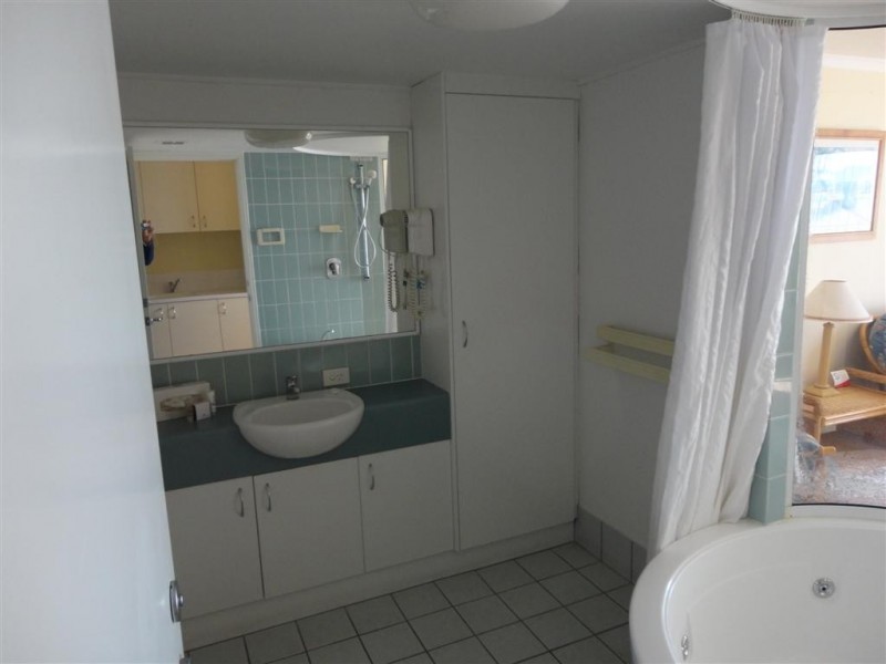 162/17 Buccaneer Drive, Urangan QLD 4655