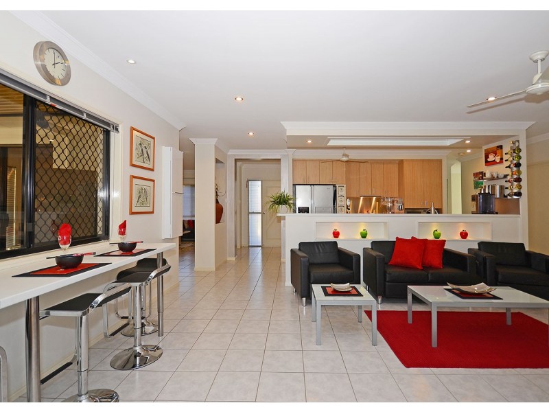 21 Harrison Circuit, Urangan QLD 4655