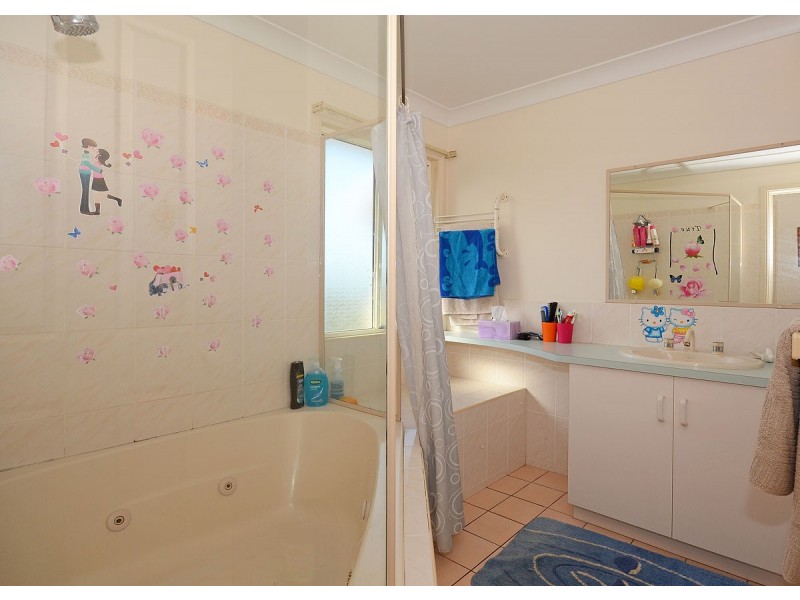 108 Corser Street, Point Vernon QLD 4655