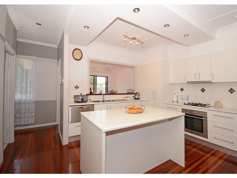 34 Cunningham Street, Torquay QLD 4655