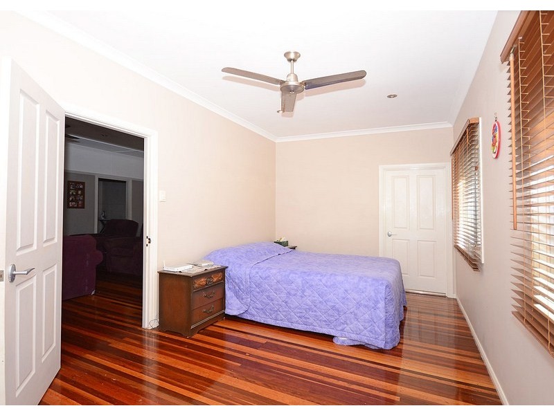 34 Cunningham Street, Torquay QLD 4655