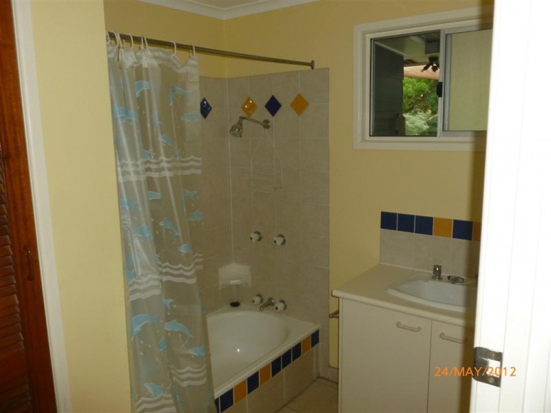 32 Kingfisher Parade, Toogoom QLD 4655