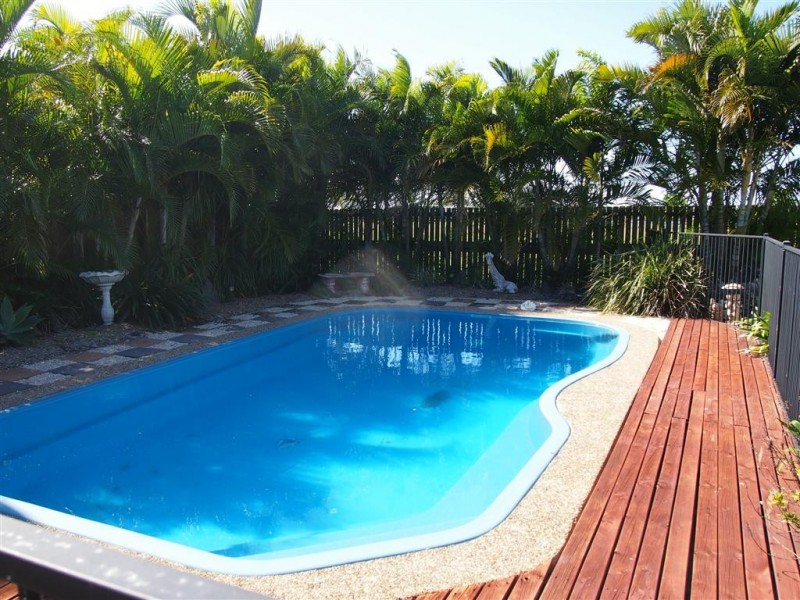 21 Wide Bay Drive, Eli Waters QLD 4655