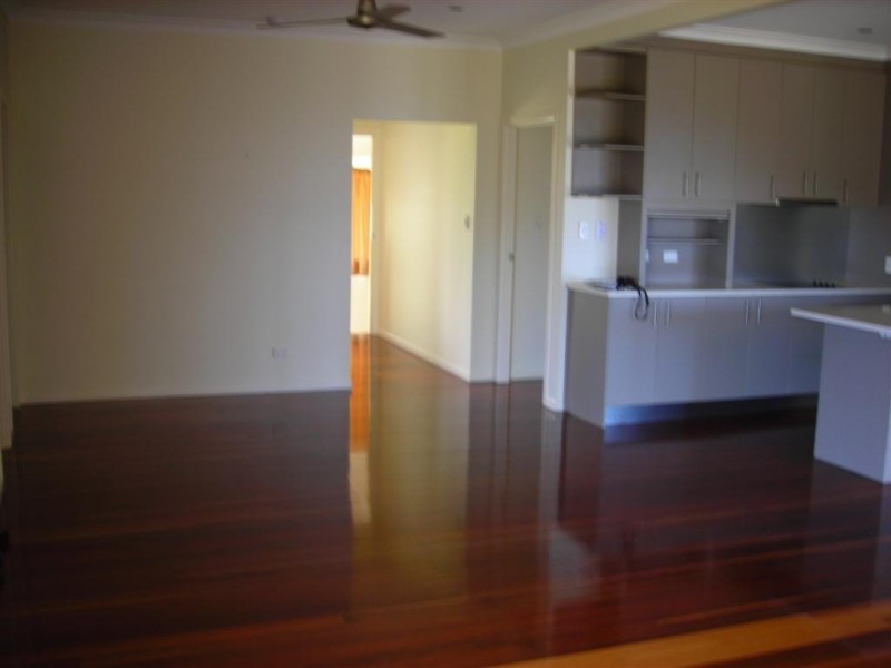 49 Esplanade, Point Vernon QLD 4655