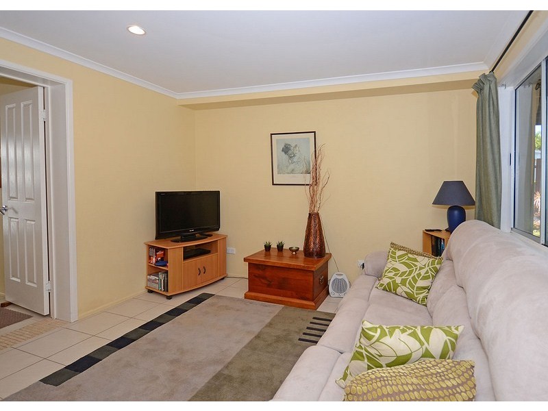 5 White Street, Point Vernon QLD 4655