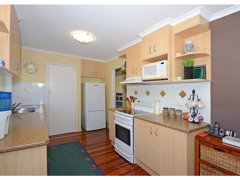 5 White Street, Point Vernon QLD 4655